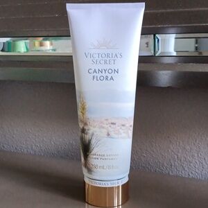Victoria secret CANYON FLORA lotion